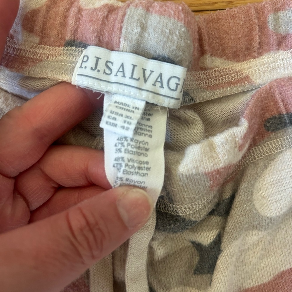 P.J. Salvage Pink, Gray & Cream Camo Star Lounge Shorts, Size XL - Picture 3 of 3
